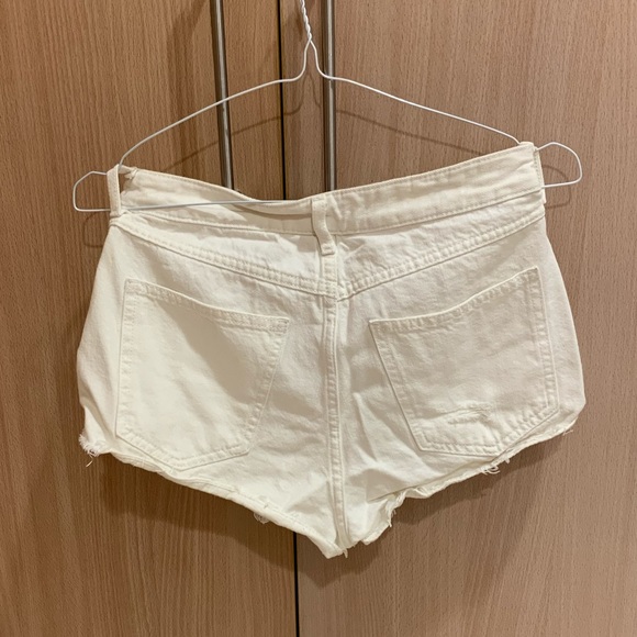 WHITE SHORTS - Picture 4 of 4